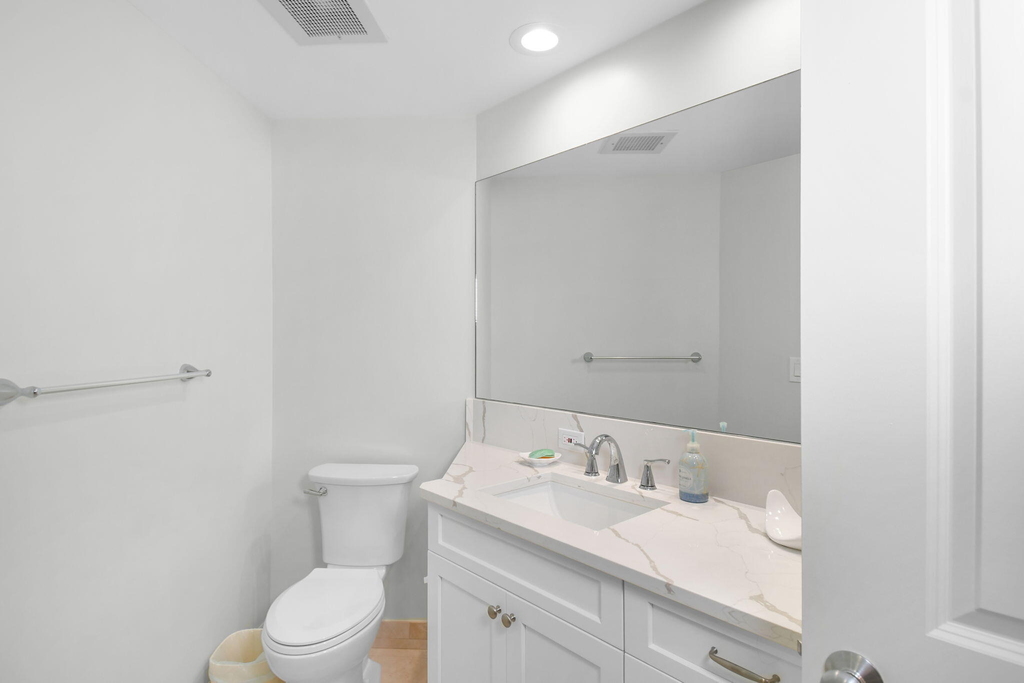 221 Ne Plantation Road - Photo 29