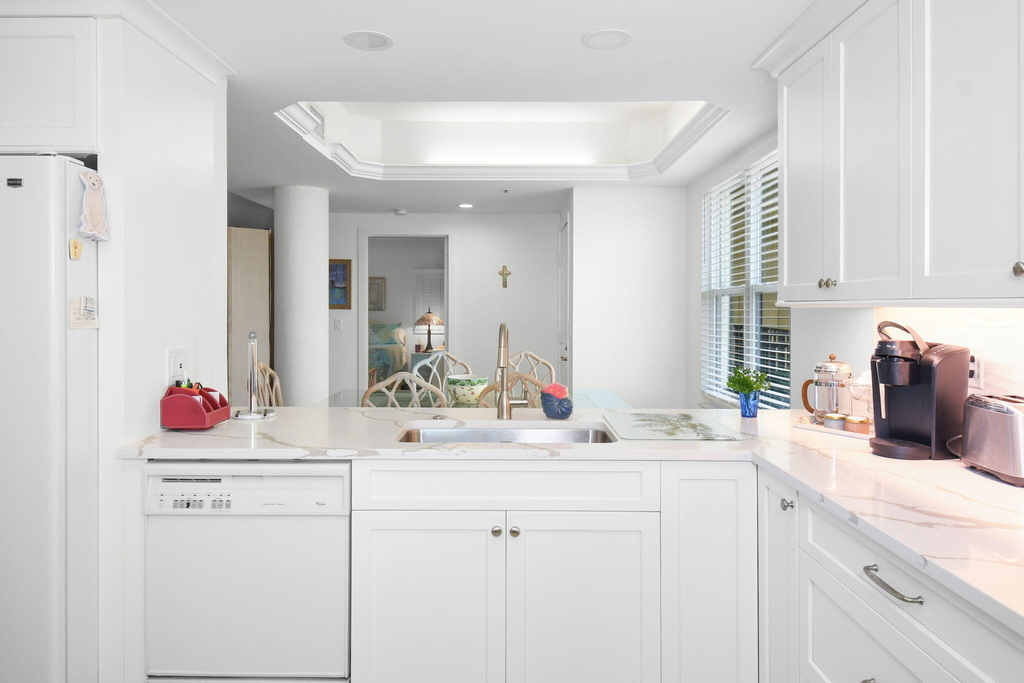 221 Ne Plantation Road - Photo 17