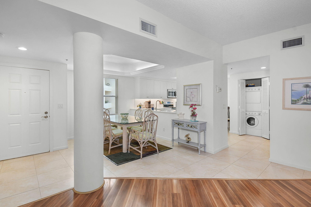 221 Ne Plantation Road - Photo 19