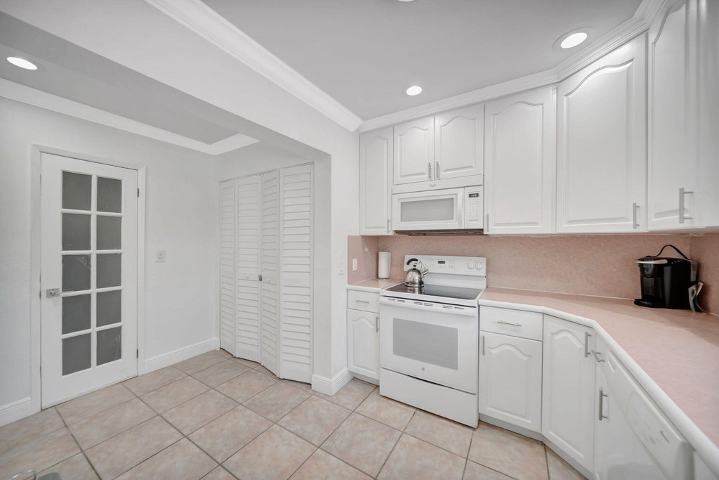 2724 Ne 14th Street - Photo 6