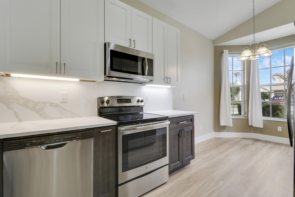 726 Sw Aruba Bay - Photo 8