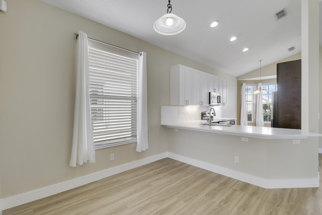 726 Sw Aruba Bay - Photo 13