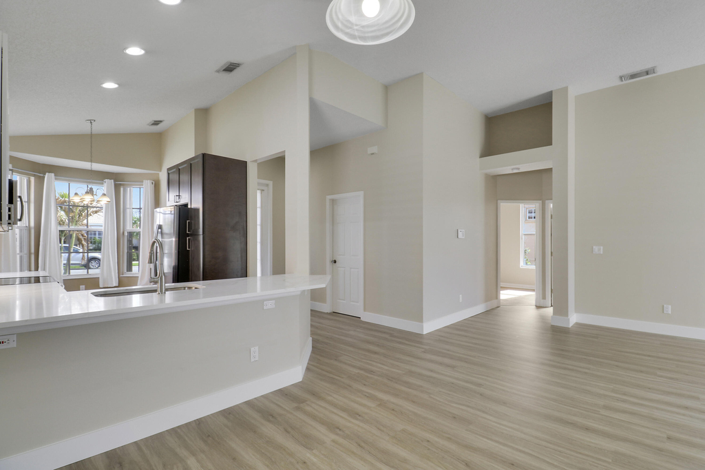 726 Sw Aruba Bay - Photo 15