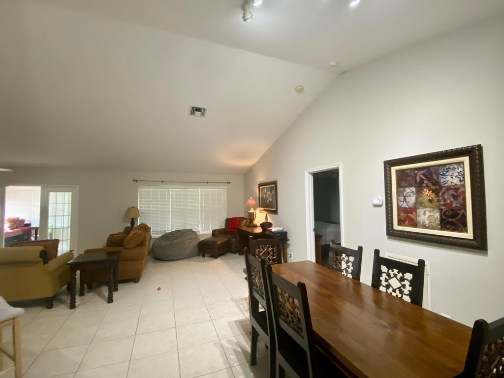 1094 Raintree Lane - Photo 11