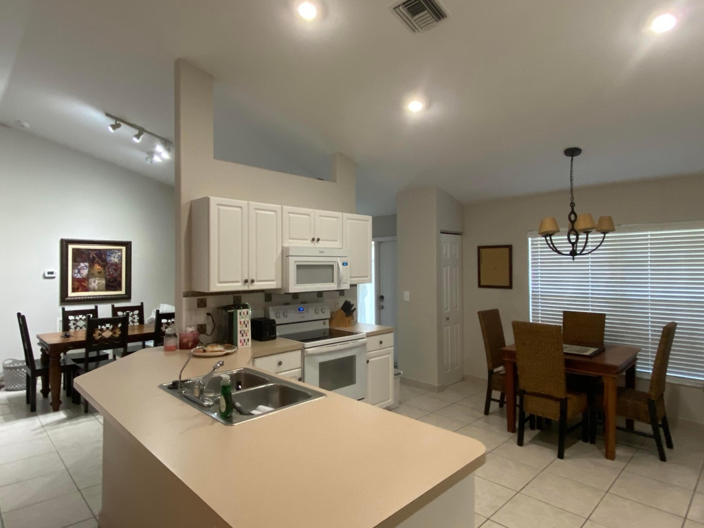 1094 Raintree Lane - Photo 7