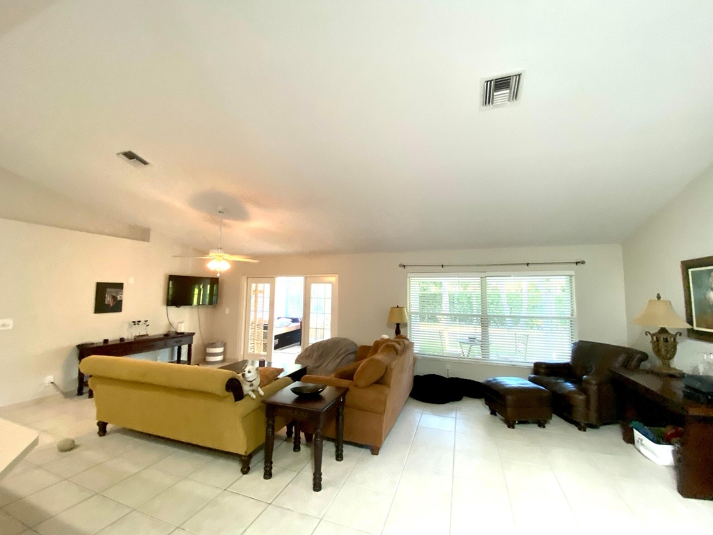 1094 Raintree Lane - Photo 16