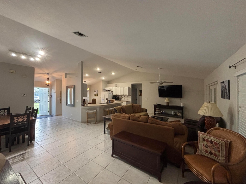 1094 Raintree Lane - Photo 9