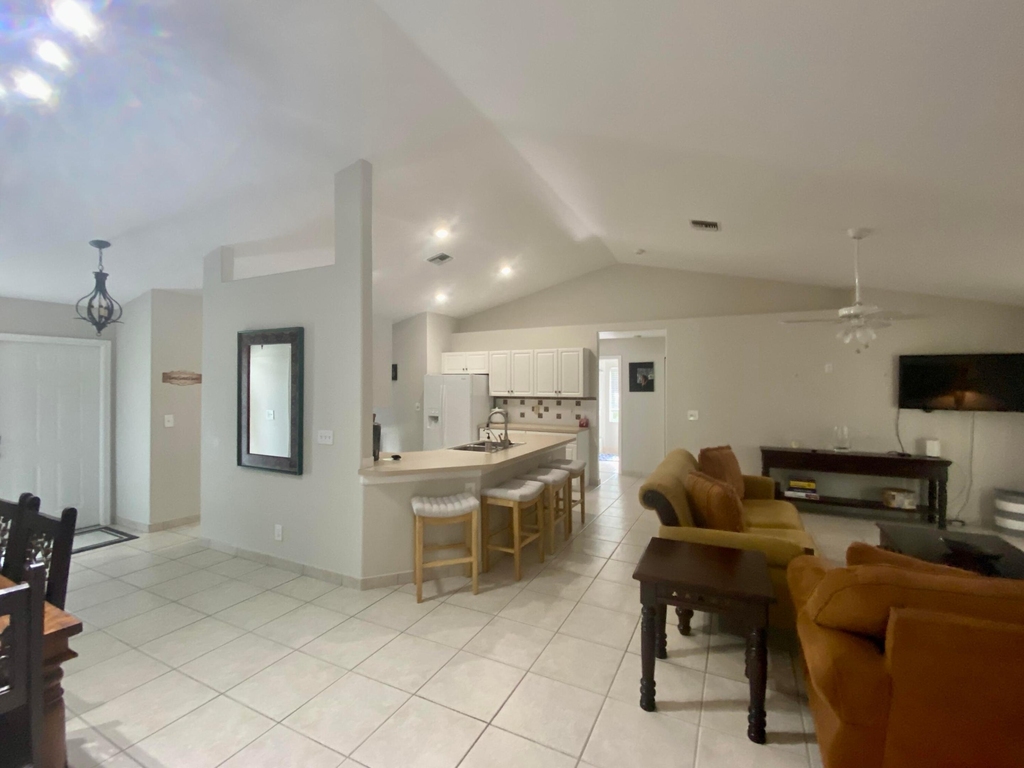1094 Raintree Lane - Photo 10