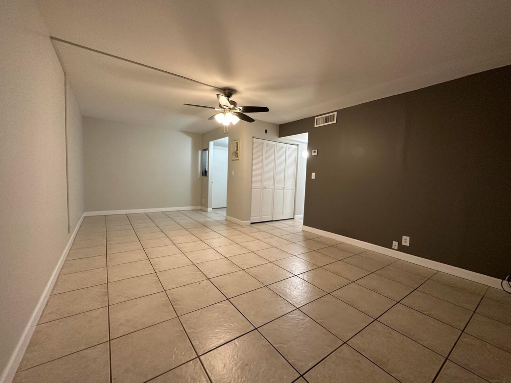 555 Se 8th Street - Photo 9
