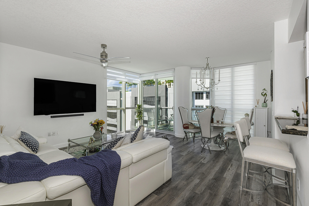 111 Se 8th Avenue - Photo 12