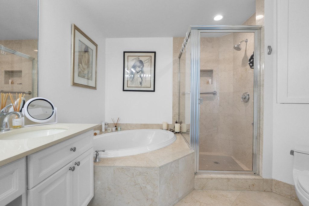 111 Se 8th Avenue - Photo 2