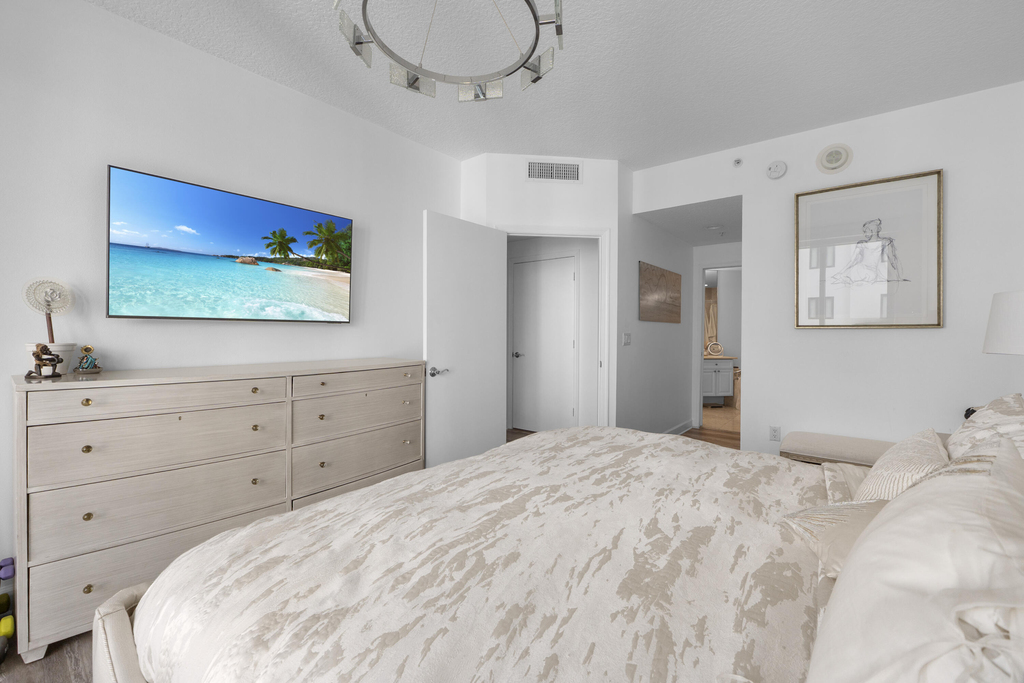 111 Se 8th Avenue - Photo 15