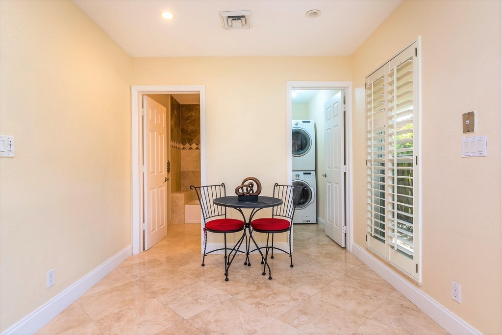 2213 Ne 16th Street - Photo 18