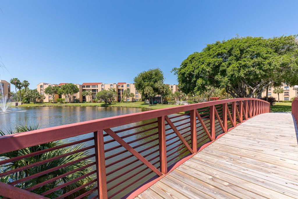2255 Lindell Boulevard - Photo 24