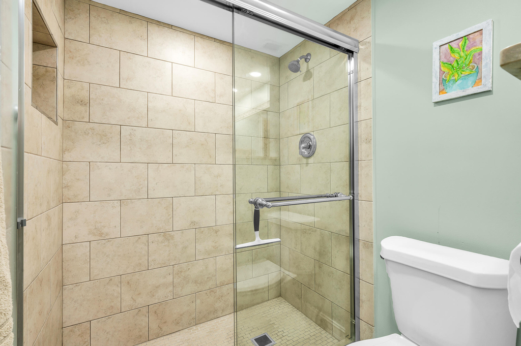 2255 Lindell Boulevard - Photo 36