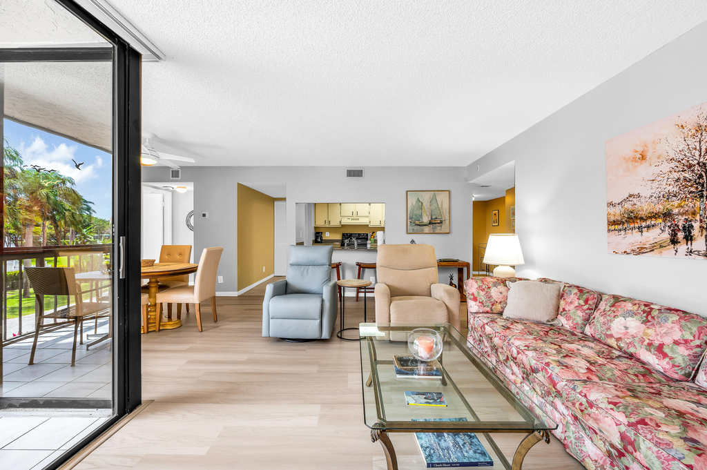 2255 Lindell Boulevard - Photo 4
