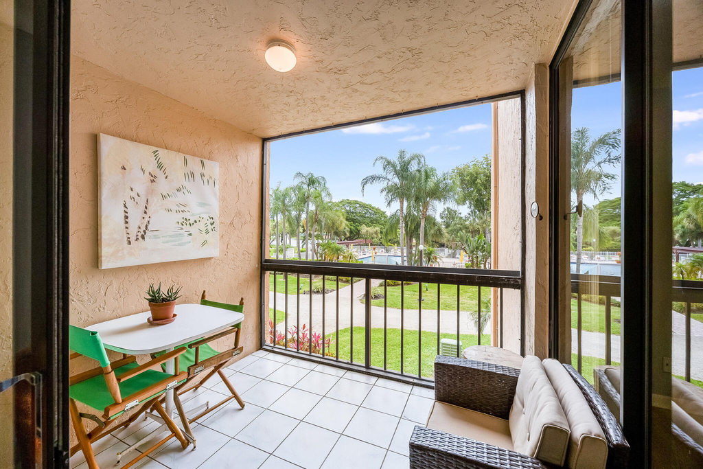 2255 Lindell Boulevard - Photo 32