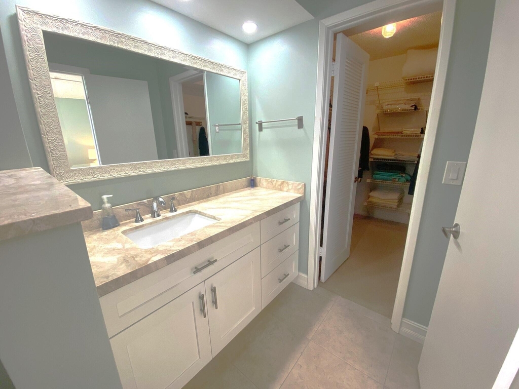 2255 Lindell Boulevard - Photo 13