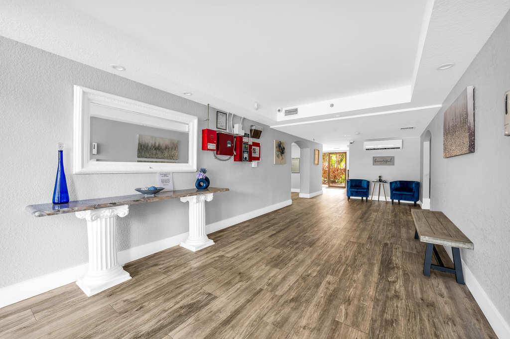2255 Lindell Boulevard - Photo 19