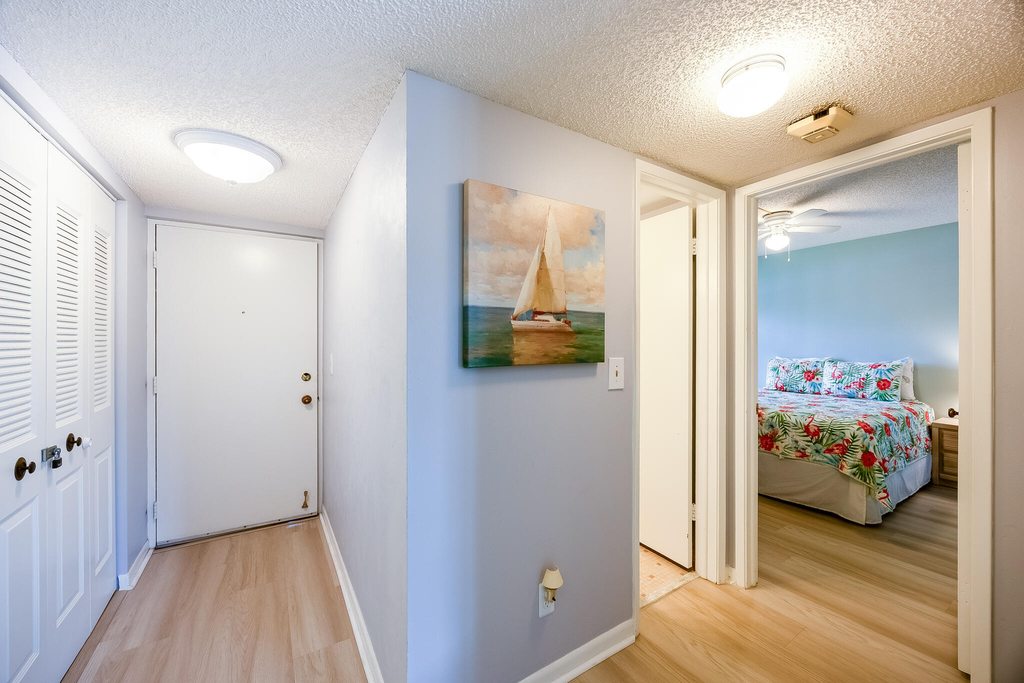 2255 Lindell Boulevard - Photo 39