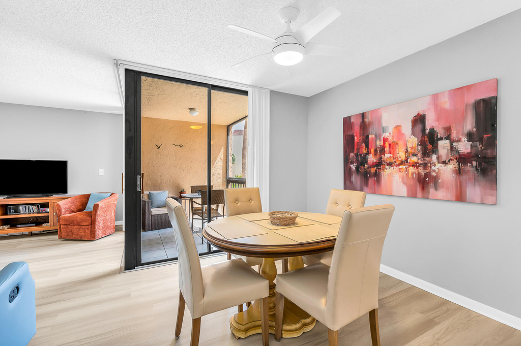 2255 Lindell Boulevard - Photo 7