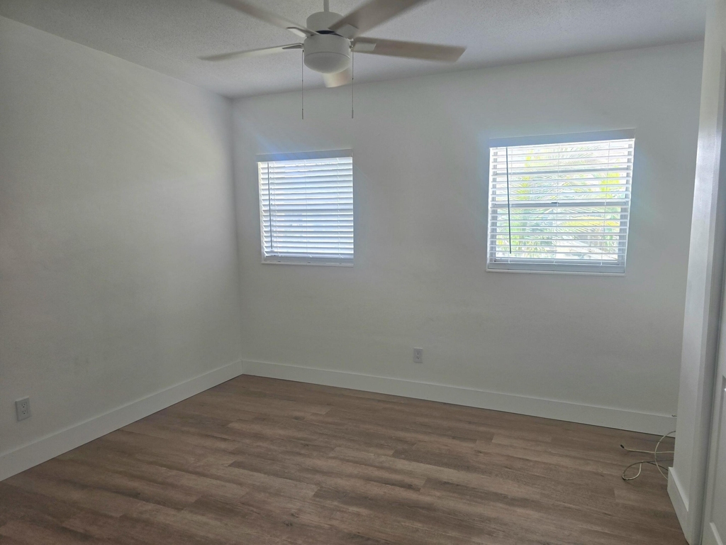 3030 Nw 43rd Terrace - Photo 7