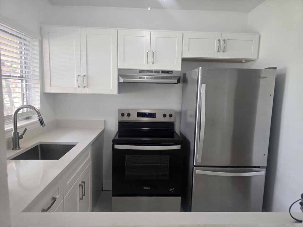 3030 Nw 43rd Terrace - Photo 10