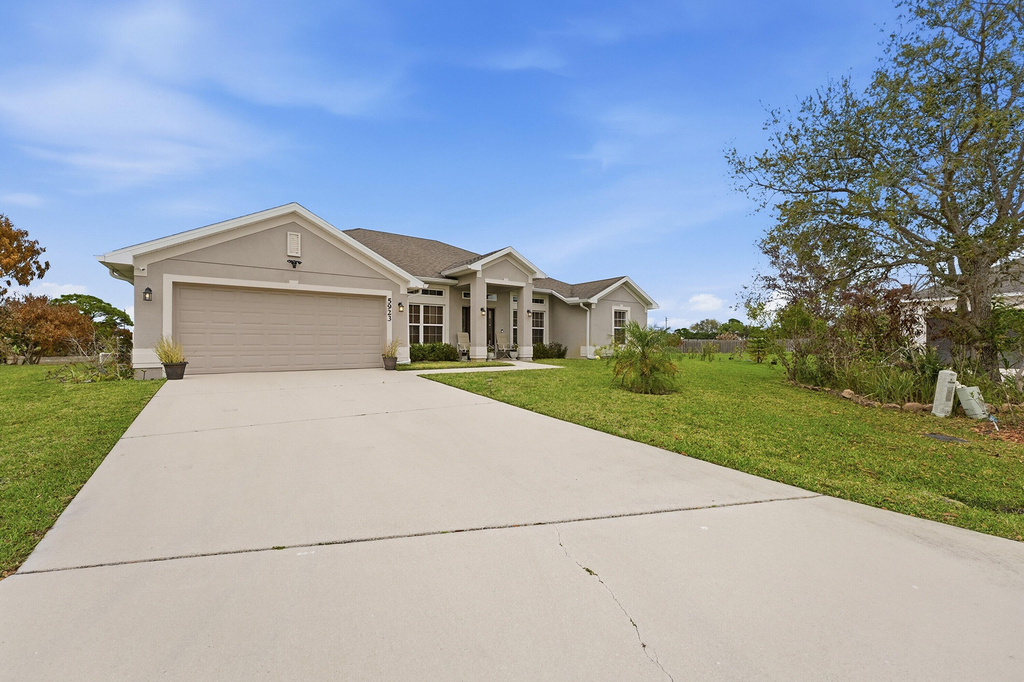5923 Nw Brianna Court - Photo 2