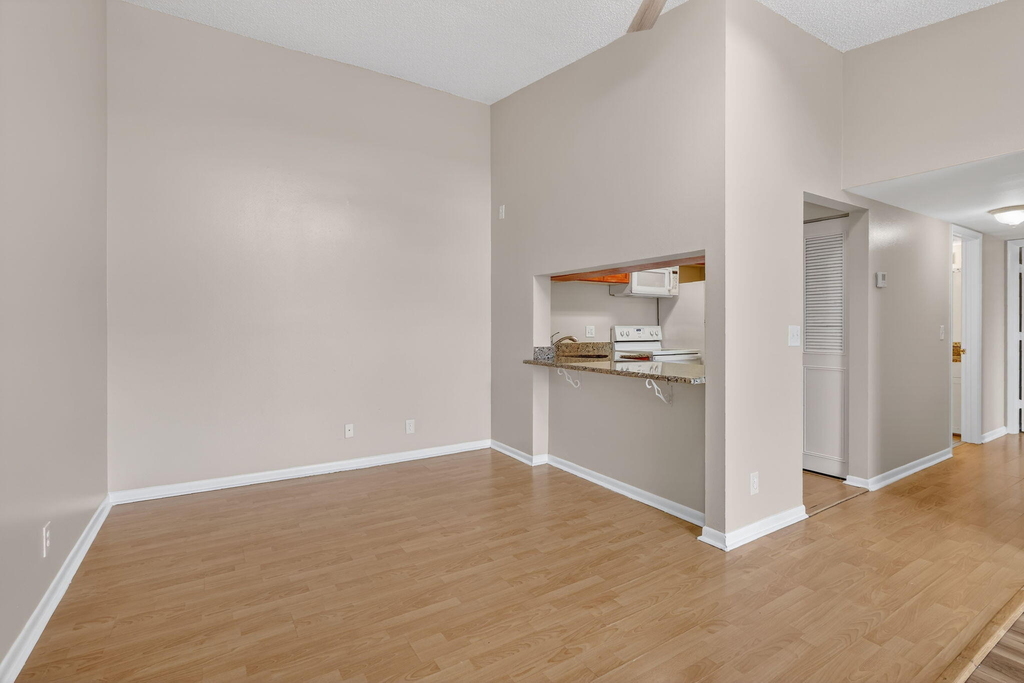 624 Sea Pine Way - Photo 5