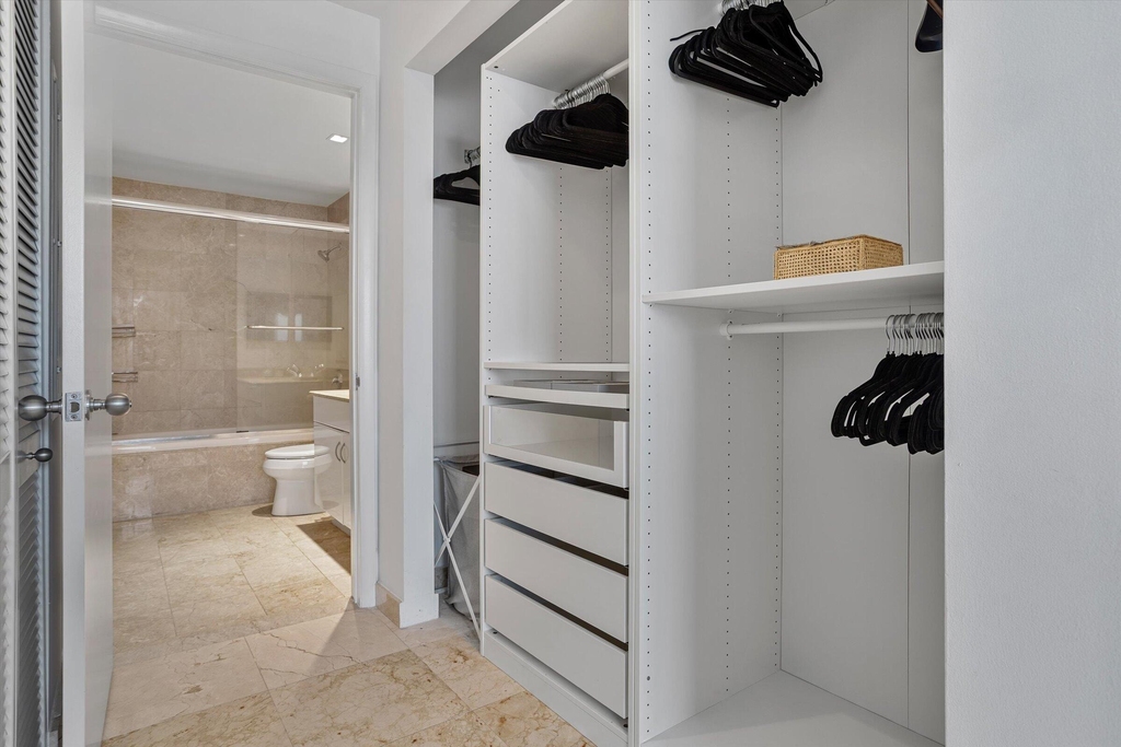 801 Brickell Key Boulevard - Photo 19