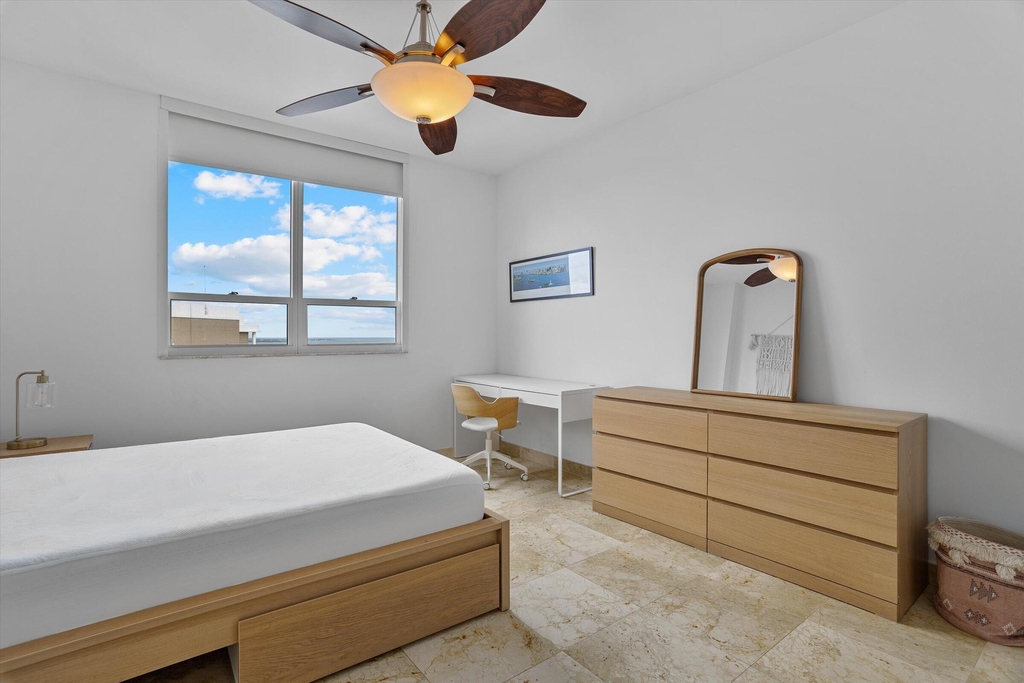 801 Brickell Key Boulevard - Photo 17