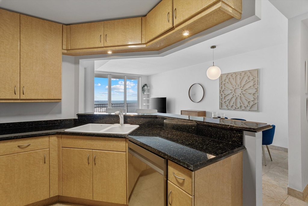 801 Brickell Key Boulevard - Photo 13