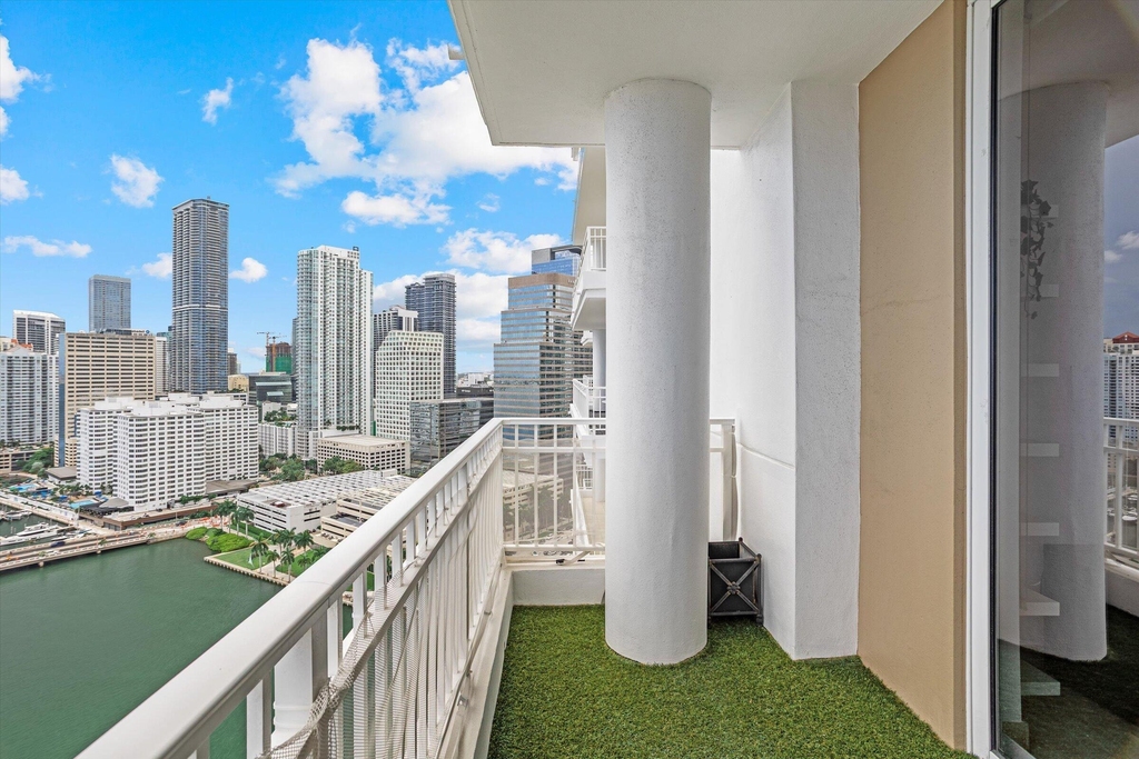 801 Brickell Key Boulevard - Photo 38