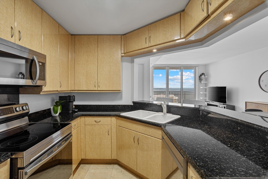 801 Brickell Key Boulevard - Photo 14