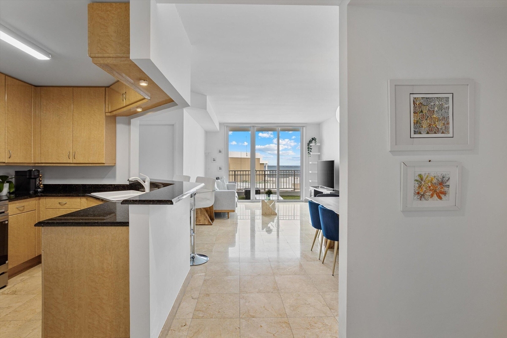 801 Brickell Key Boulevard - Photo 5