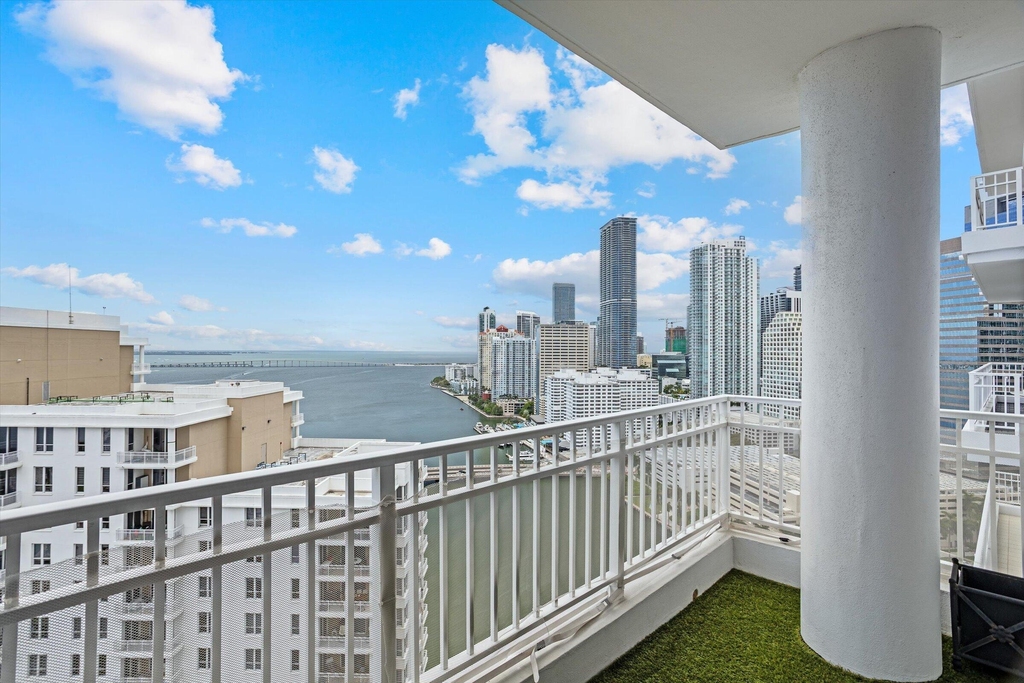 801 Brickell Key Boulevard - Photo 3