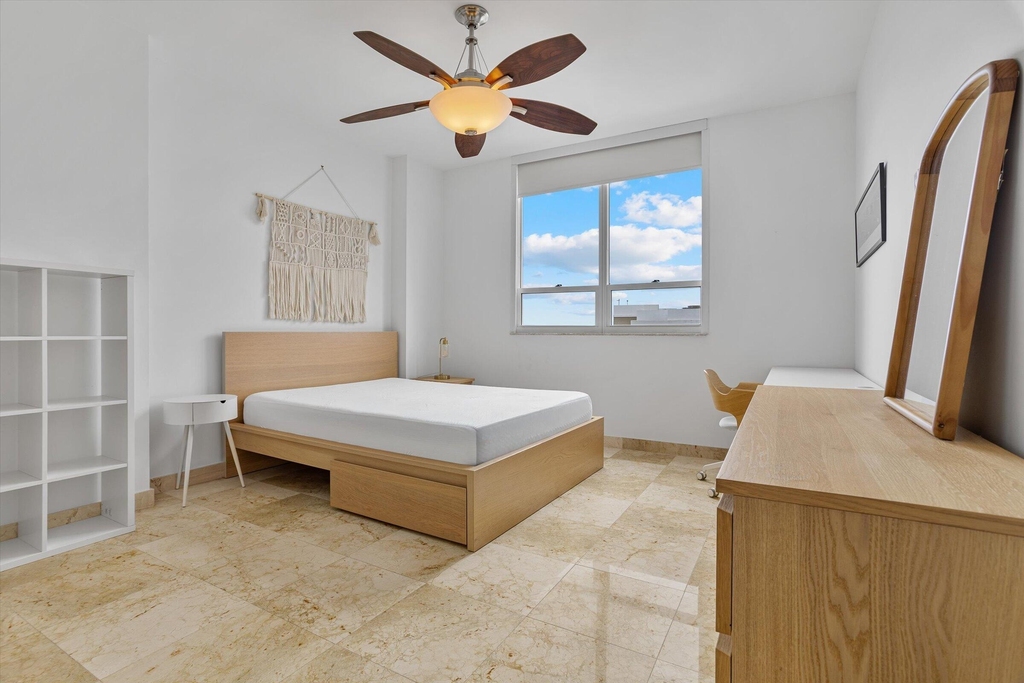 801 Brickell Key Boulevard - Photo 15