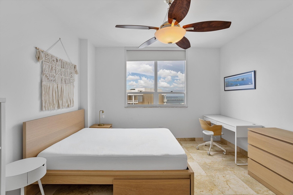 801 Brickell Key Boulevard - Photo 16