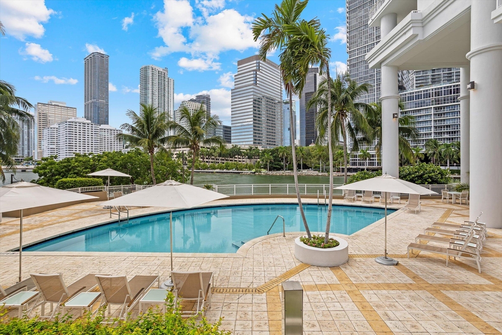 801 Brickell Key Boulevard - Photo 25