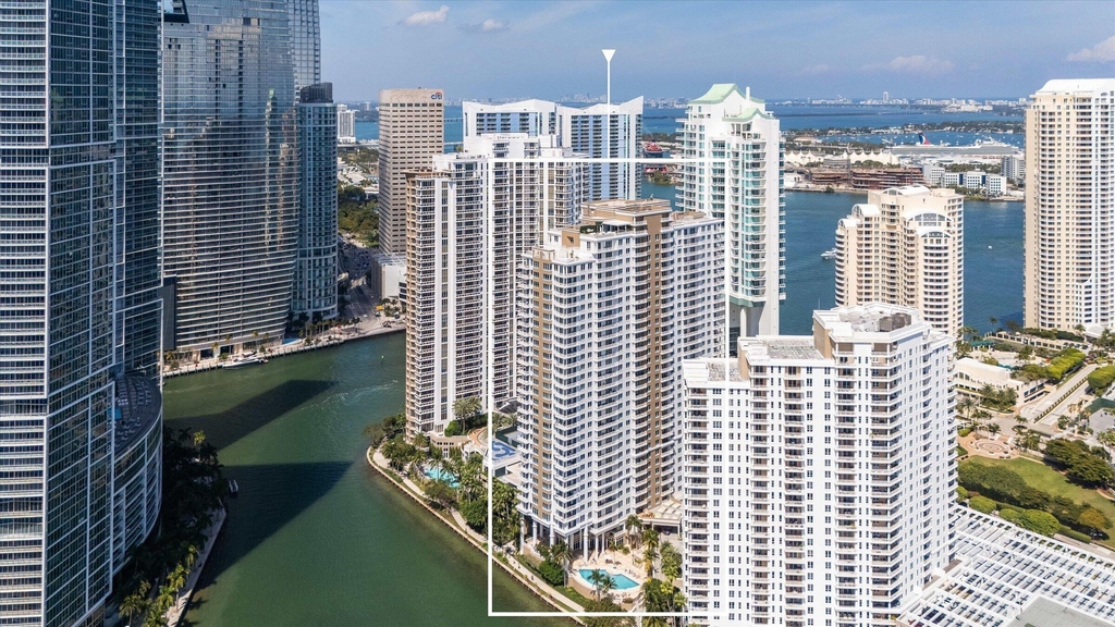801 Brickell Key Boulevard - Photo 32