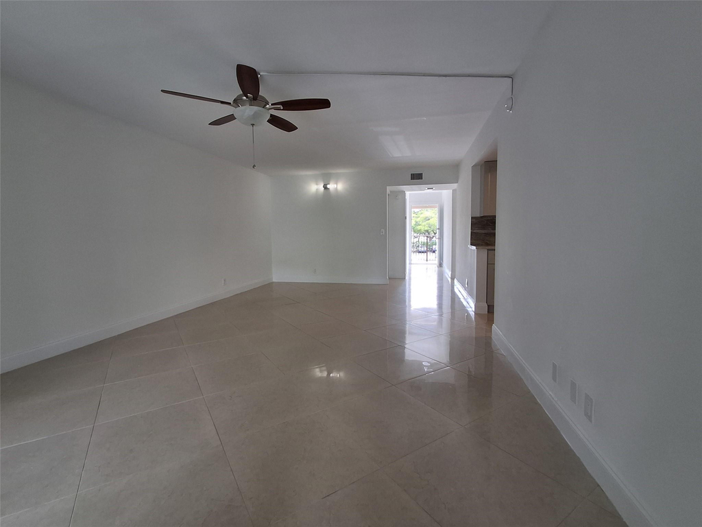 8763 Shadow Wood Boulevard - Photo 5