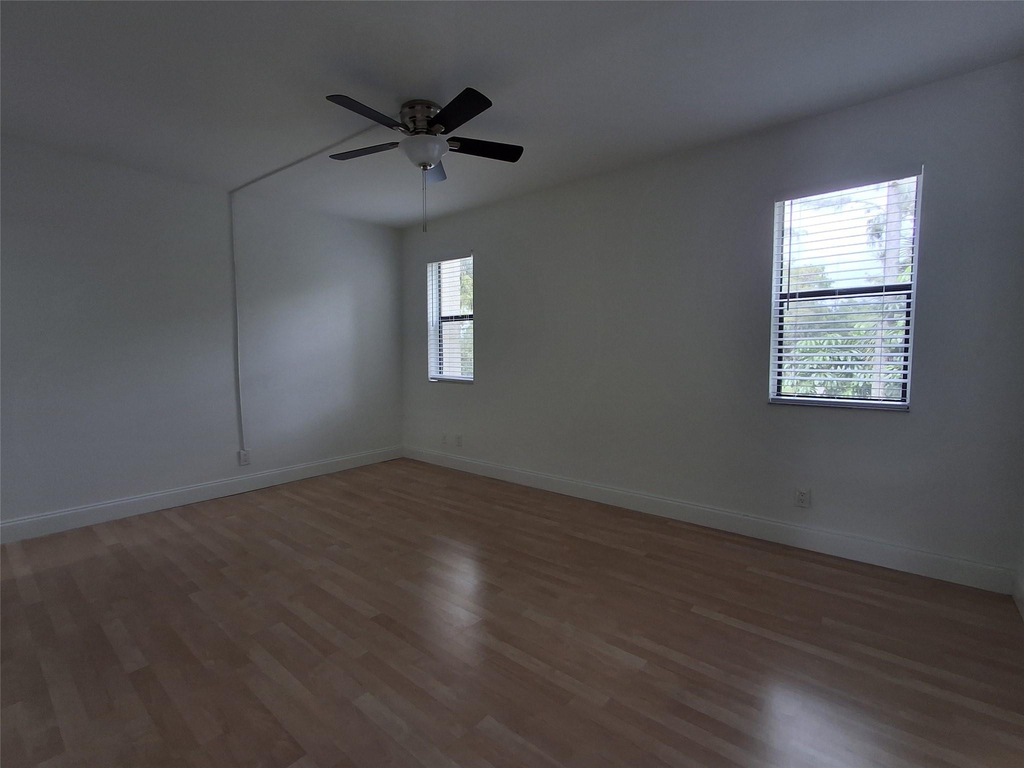 8763 Shadow Wood Boulevard - Photo 10
