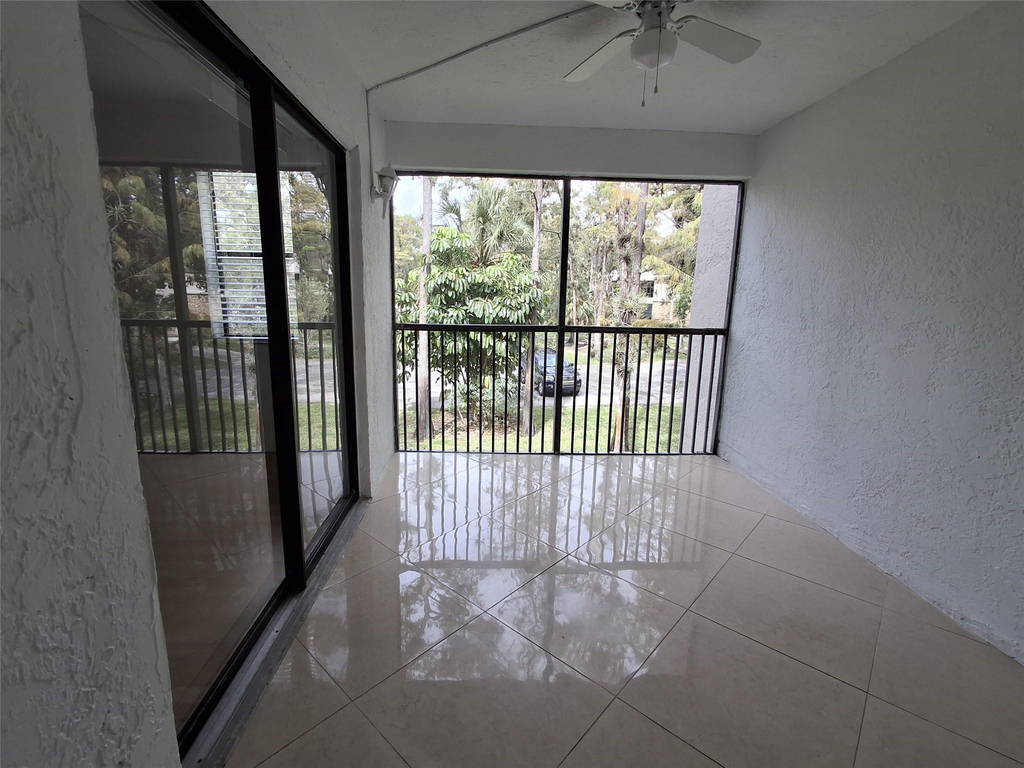 8763 Shadow Wood Boulevard - Photo 13