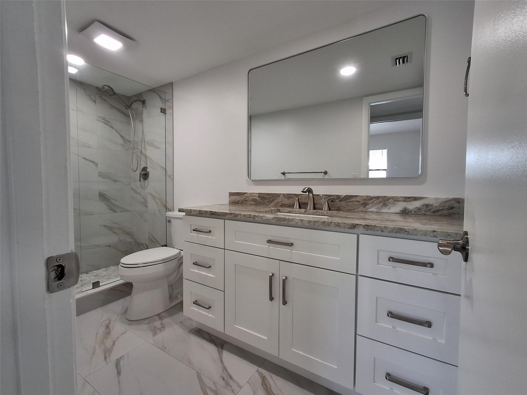 8763 Shadow Wood Boulevard - Photo 11