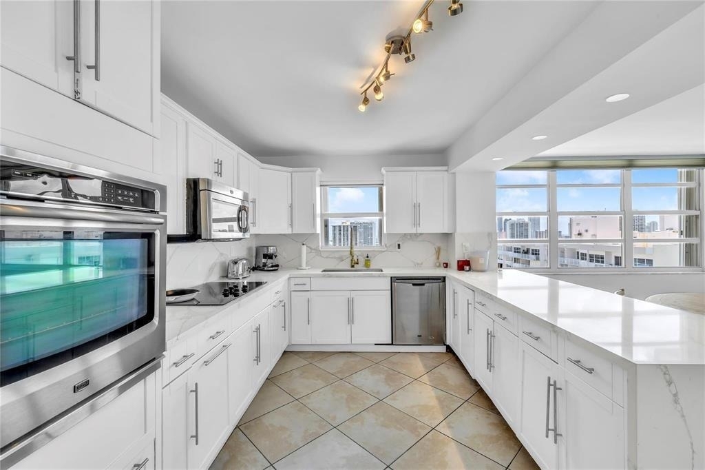 2750 Ne 183rd Street - Photo 9