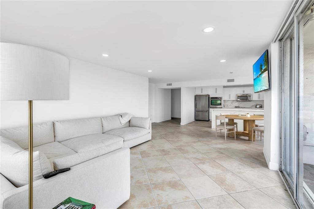2750 Ne 183rd Street - Photo 12