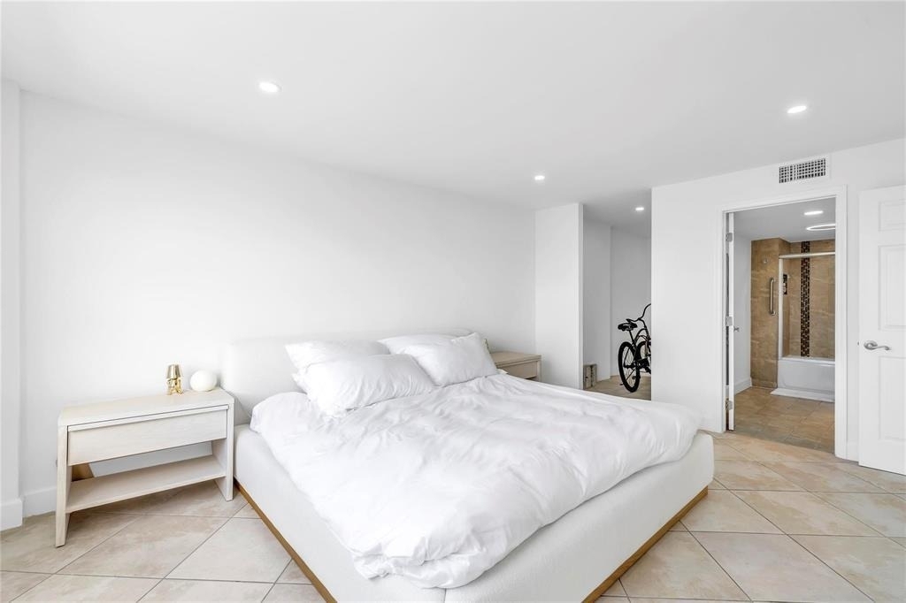 2750 Ne 183rd Street - Photo 18