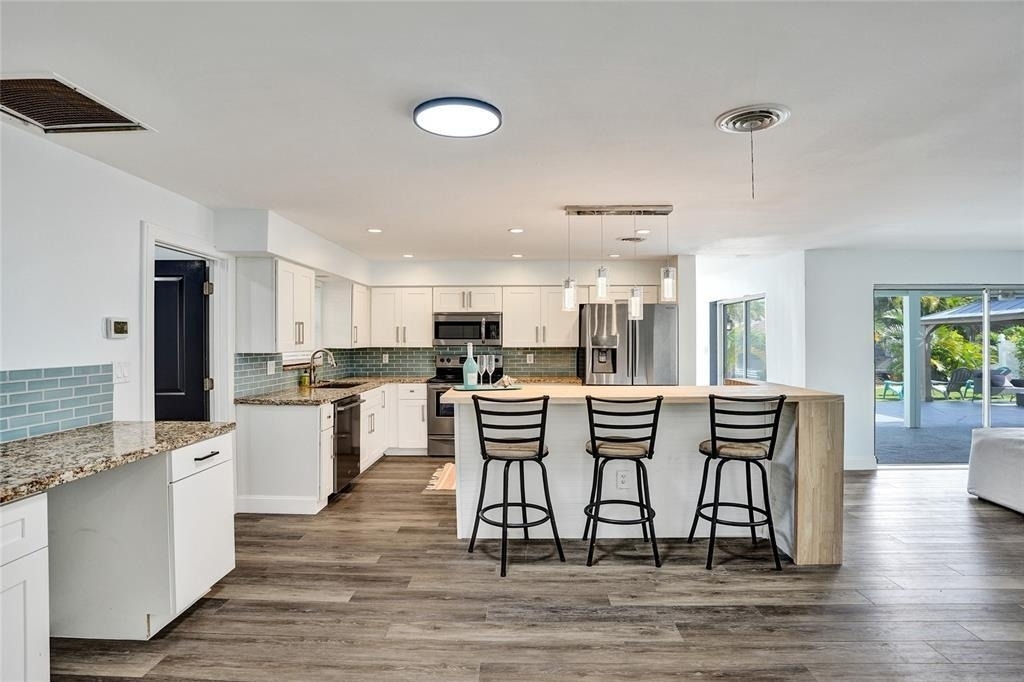 1710 Sw 6th Avenue - Photo 3