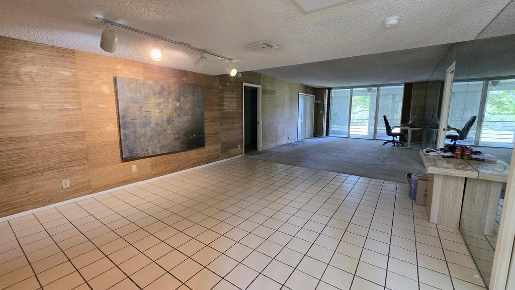 800 Cypress Boulevard - Photo 2