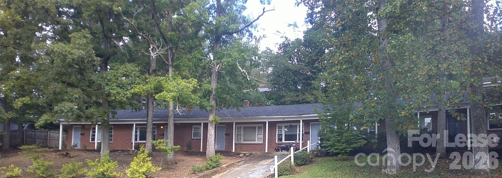 435 Arlington Circle Nw - Photo 0